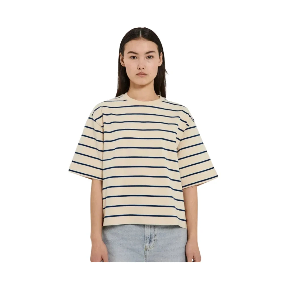 Norr Casual Gestreept T-shirt voor Vrouwen Beige Dames