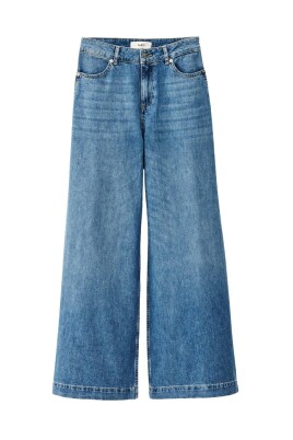 jeans-larges-et-elegants-pour-femmes