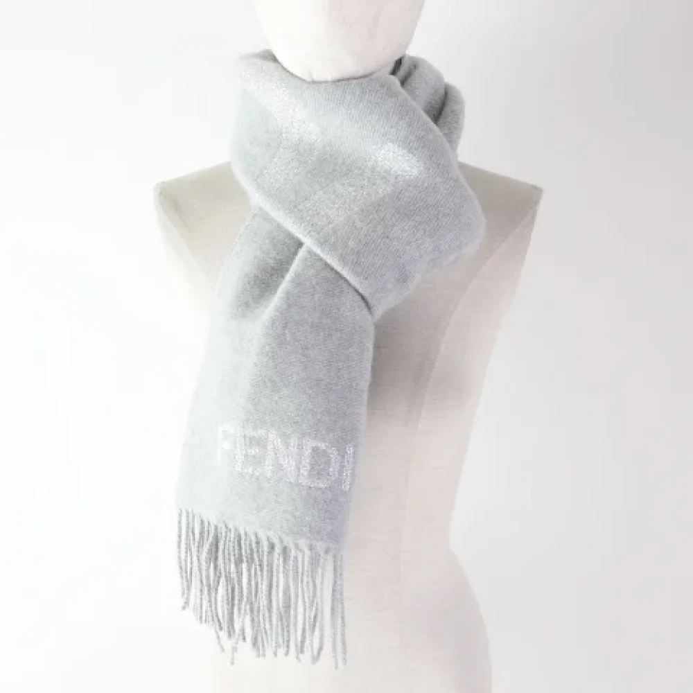 Fendi Vintage Pre-owned Wool scarves Gray Dames