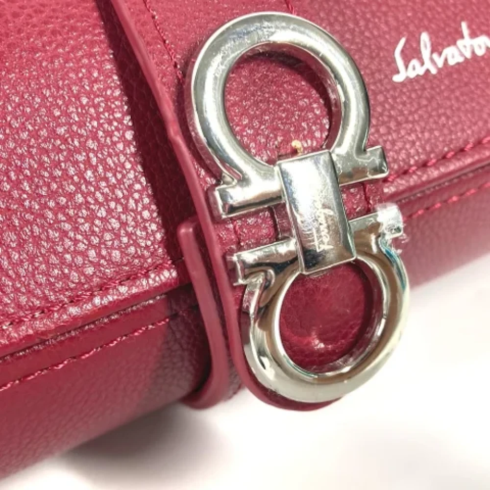 Salvatore Ferragamo Pre-owned Leather home-office Red Dames