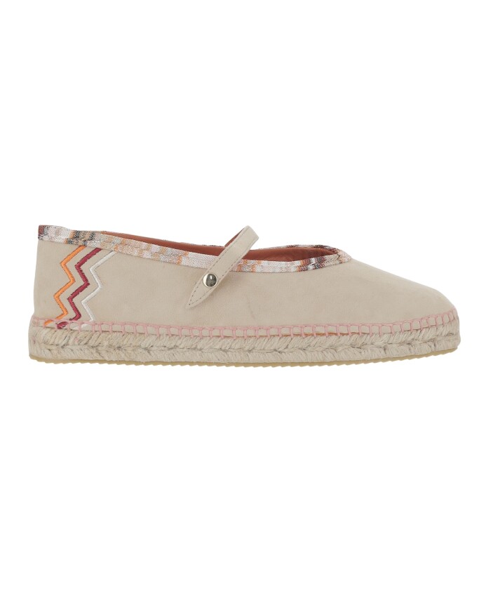 beige-espadrilles-met-ronde-neus-en-raffia