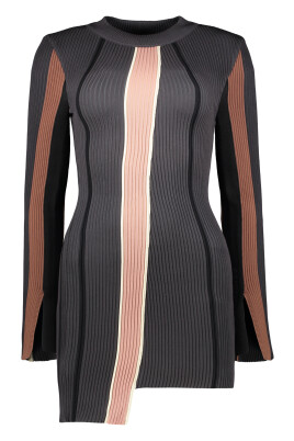 ribbed-crew-neck-sweater-with-asymmetric-hem