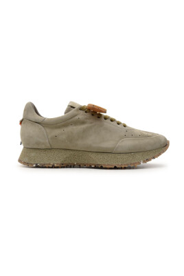 low-top-sneakers-model-bu3354-01