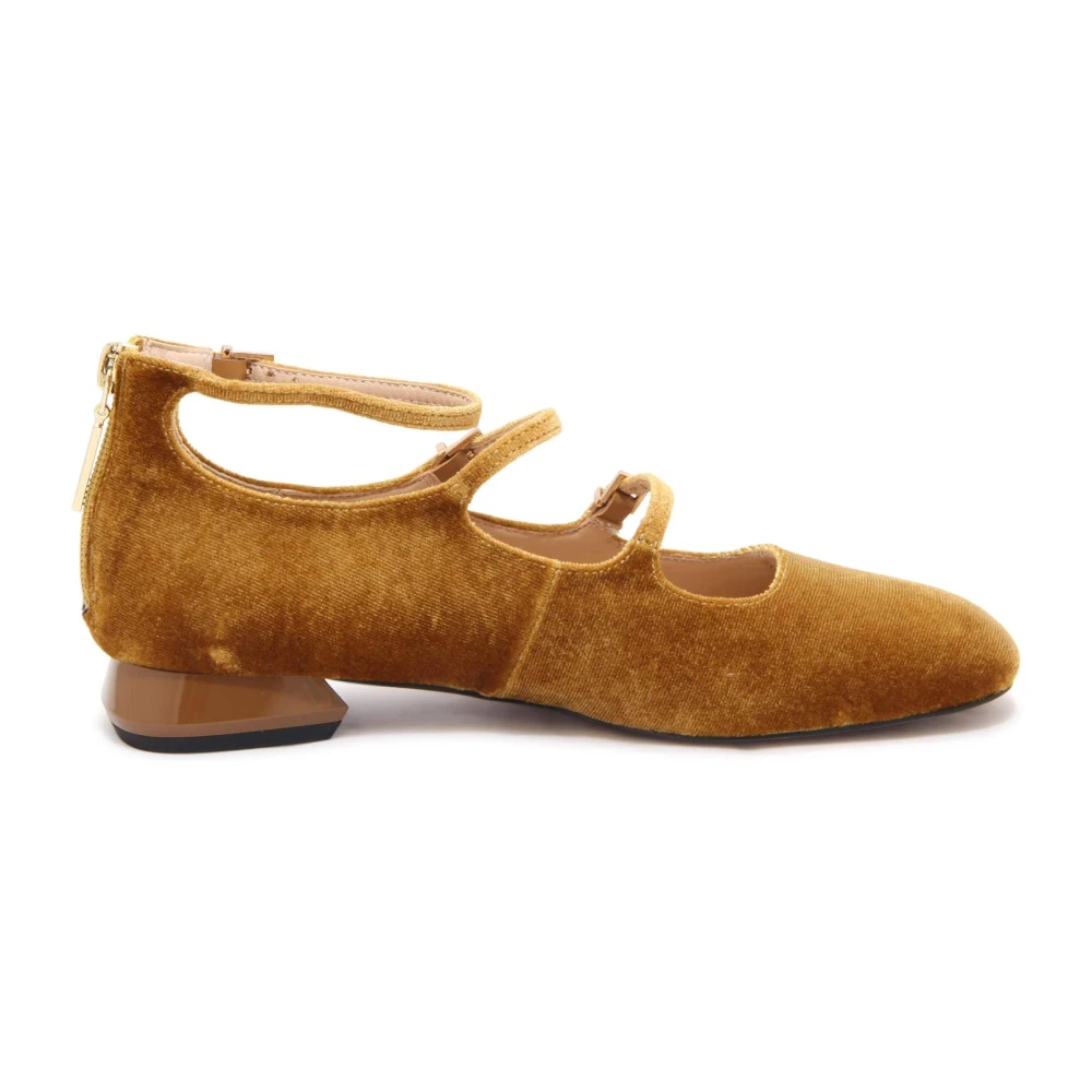 Shoes > Heels > Pumps - - Emanuelle Vee - Modalova