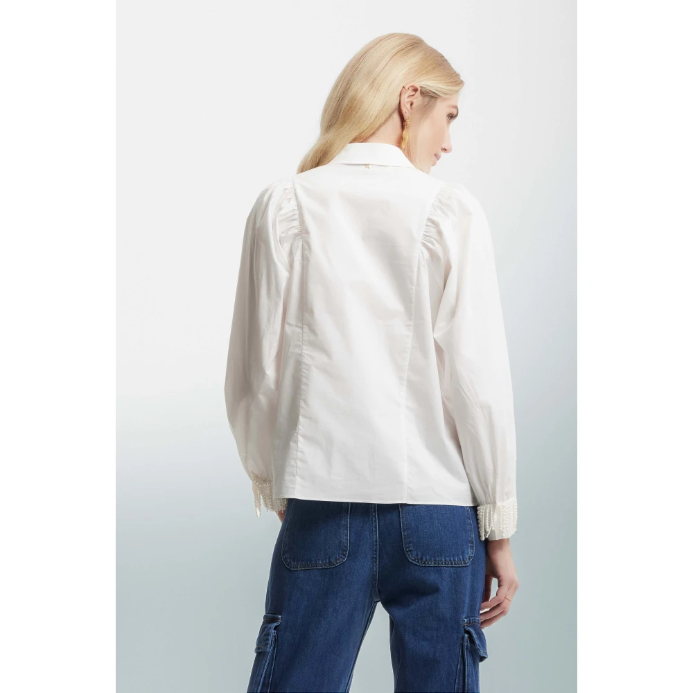 Kocca Elegante Shirt met Gerimpelde Schouders White Dames