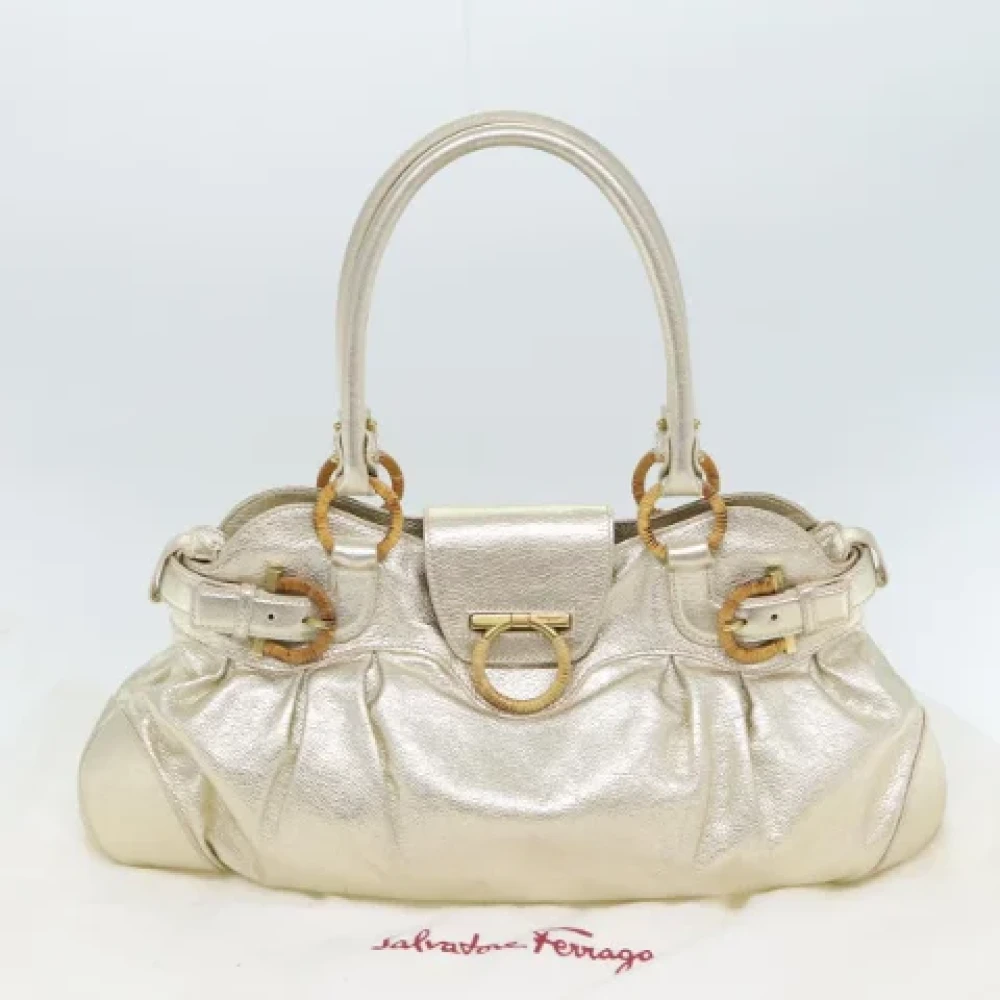 Salvatore Ferragamo Pre-owned Leather handbags Yellow Dames