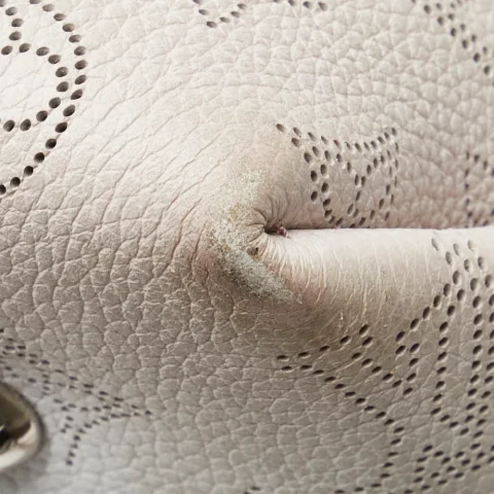 Louis Vuitton Vintage Pre-owned Leather handbags White Dames