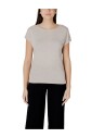 beige-polyester-t-shirt-met-schouderkant