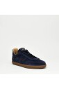 baskets-en-daim-bleu-avec-semelle-en-caoutchouc