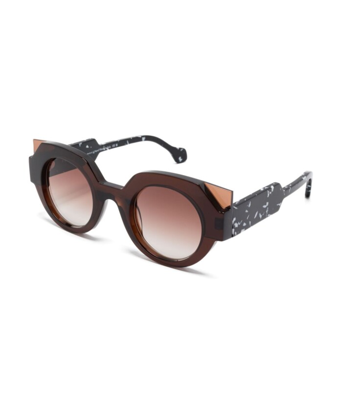 screen-1-1093-sunglasses