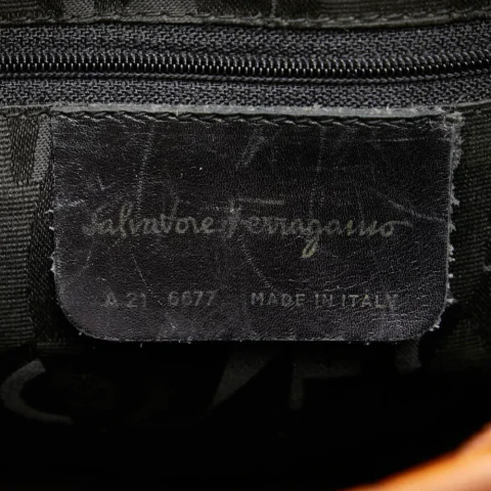 Salvatore Ferragamo Pre-owned Leather shoulder-bags Brown Dames