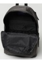 sac-a-dos-gris-elegant-avec-de-multiples-compartiments