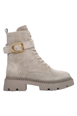 lace-up-winter-boots
