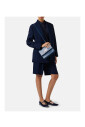 chemise-bleue-en-crepe-de-chine-a-manches-courtes-et-coupe-droite
