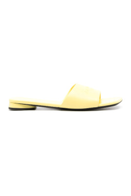 duty-free-flat-sandal