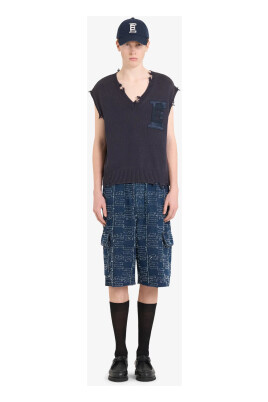 short-sleeve-v-neck-top