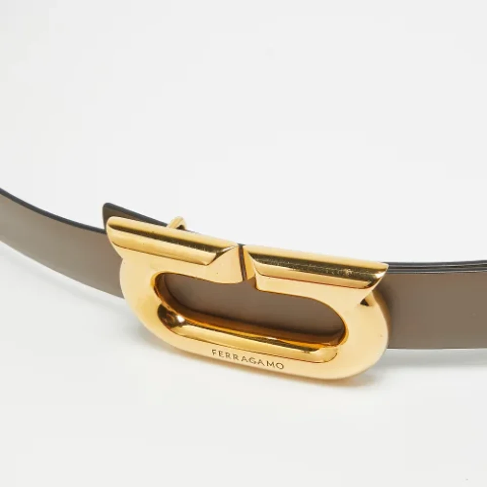Salvatore Ferragamo Pre-owned Leather belts Beige Dames