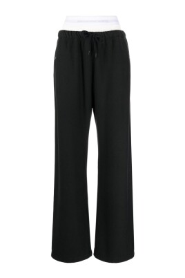 black-trousers-stylish