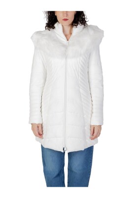 white-hooded-puffer-jacket-longline
