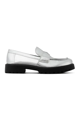 Klassiska Metall Logo Loafers