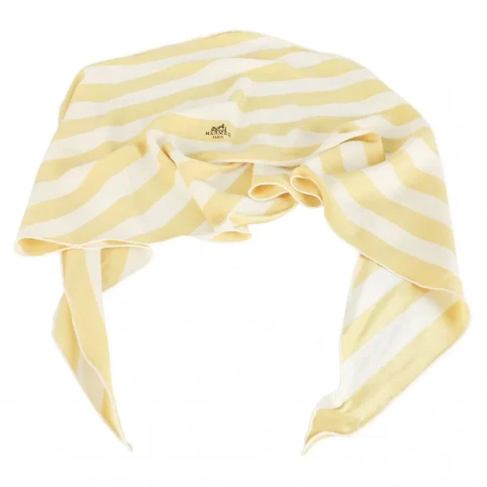 Hermès Vintage Pre-owned Silk scarves Yellow Dames