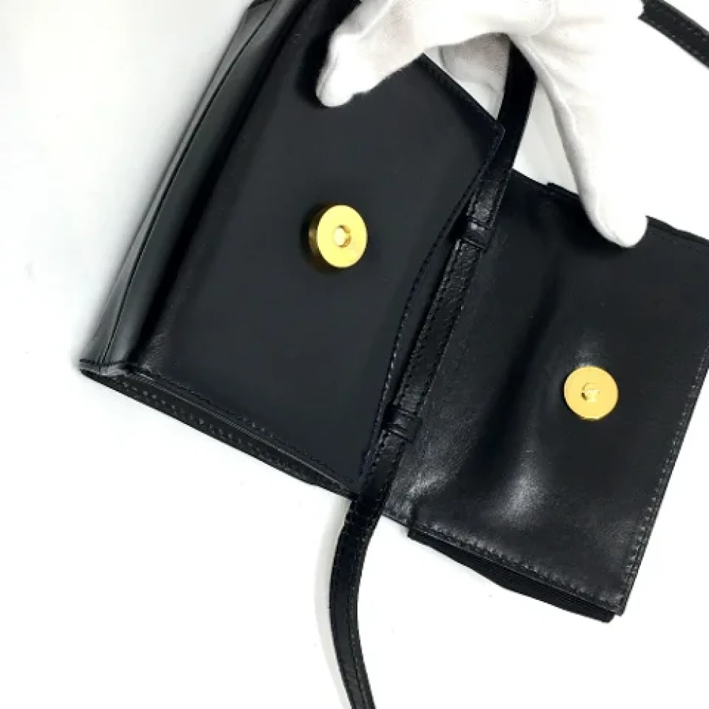Salvatore Ferragamo Pre-owned Leather shoulder-bags Black Dames