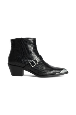 black-snakeskin-buckle-detail-block-heel