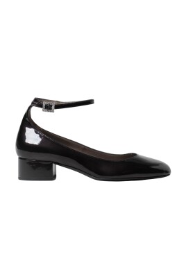 red-patent-leather-pumps