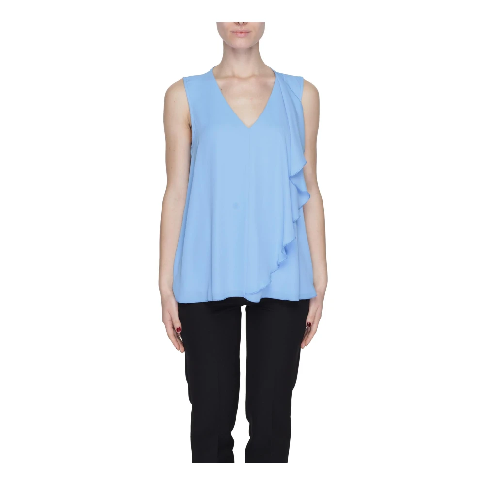 Sandro Ferrone Lichtblauwe mouwloze V-hals blouse Blue Dames