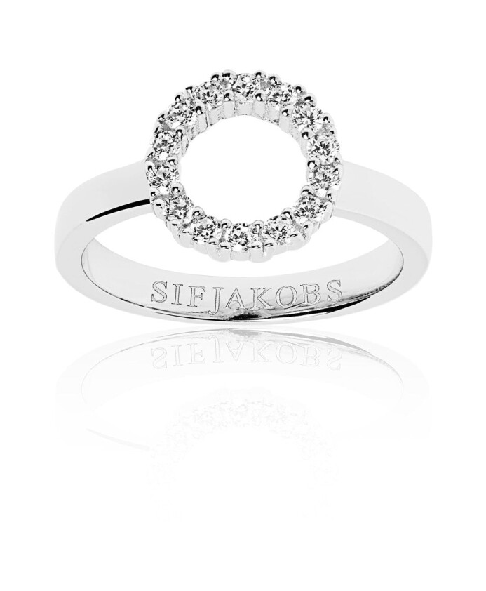 bague-en-argent-avec-zircone-facettee