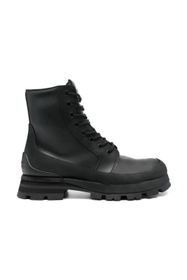 Wander Lace-up Boots