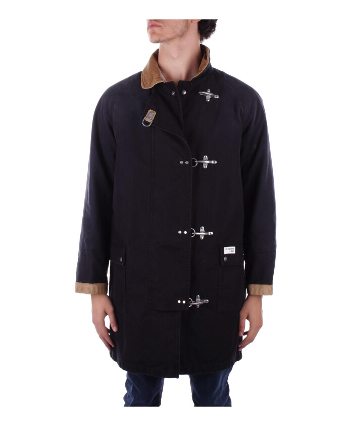 black-buttoned-coat-with-pockets