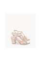 sandales-a-talons-en-cuir