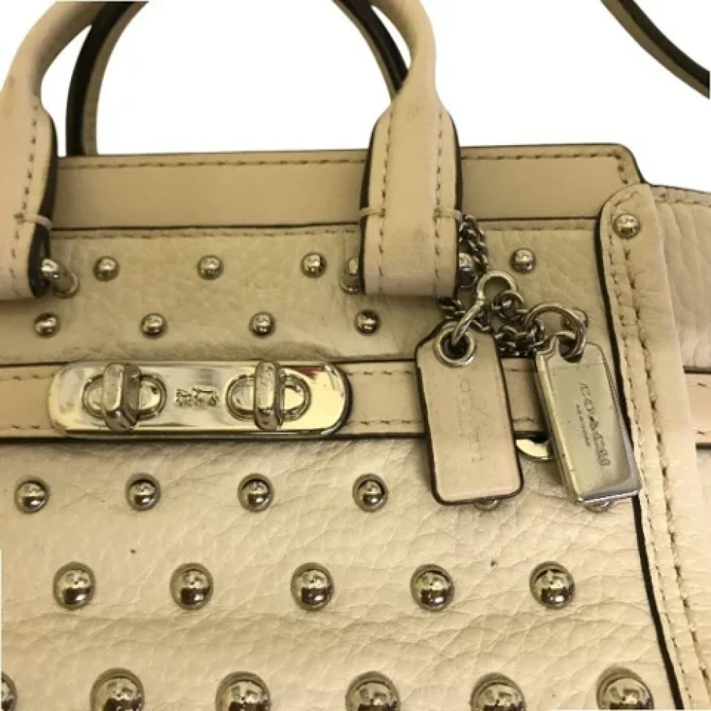 Coach Pre-owned Fabric shoulder-bags Beige Dames
