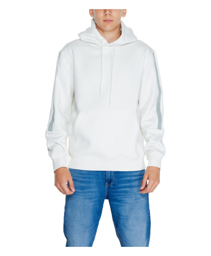 white-hooded-sweatshirt-men-fall-winter