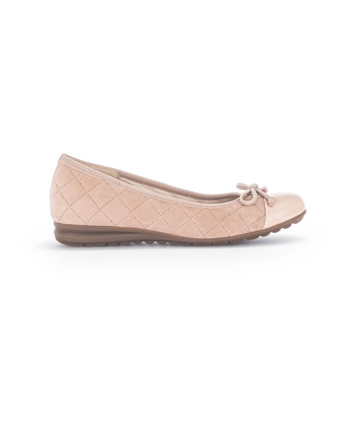 ballerines-classiques-en-daim