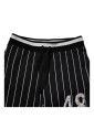 jogger-a-rayures-noir-blanc