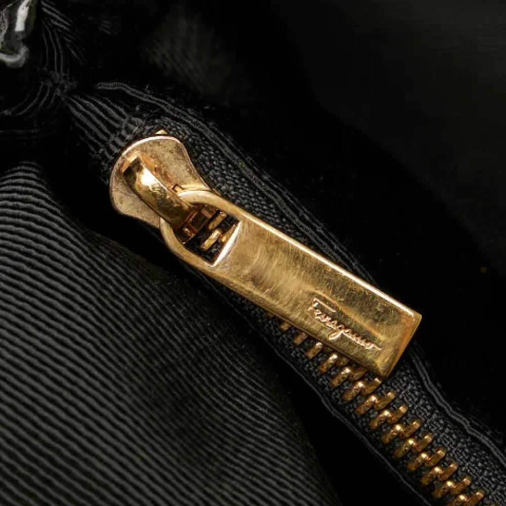 Salvatore Ferragamo Pre-owned Leather shoulder-bags Black Dames