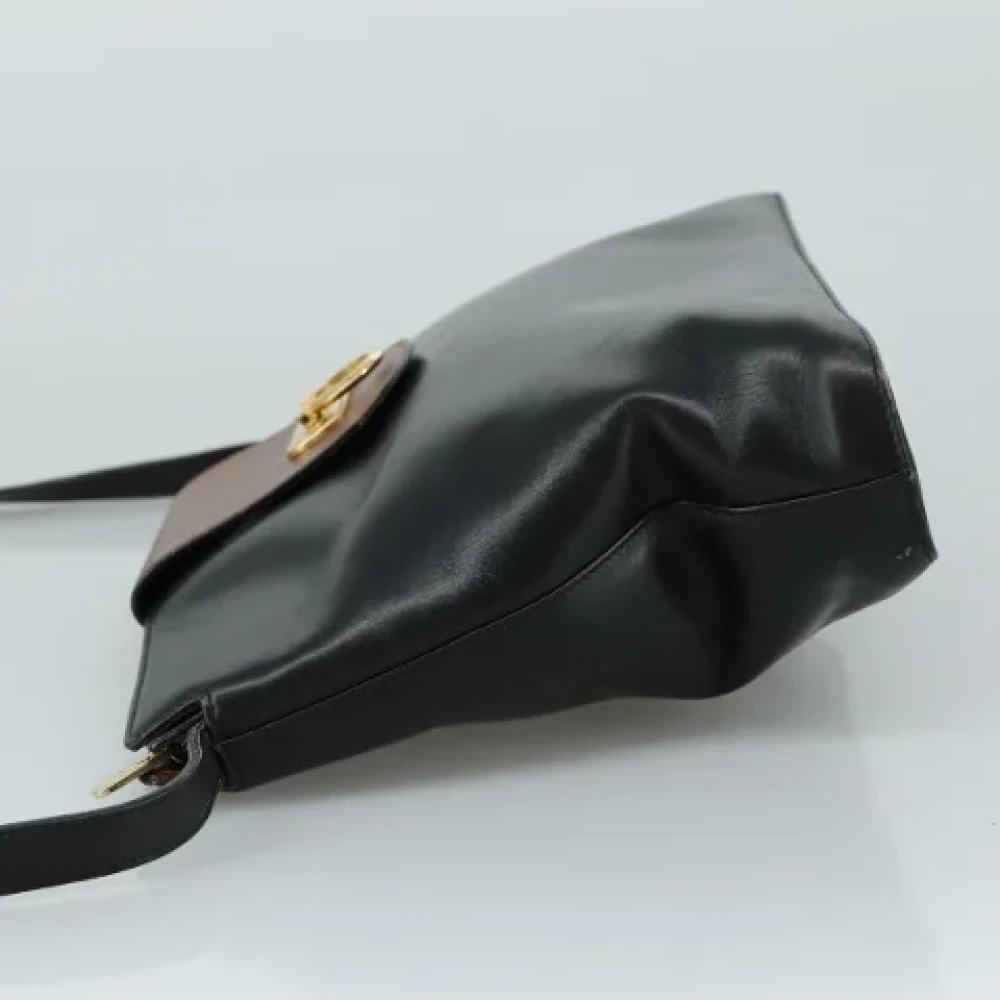 Salvatore Ferragamo Pre-owned Leather shoulder-bags Black Dames