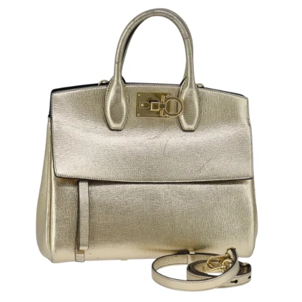 Salvatore Ferragamo Pre-owned Leather handbags Yellow Dames