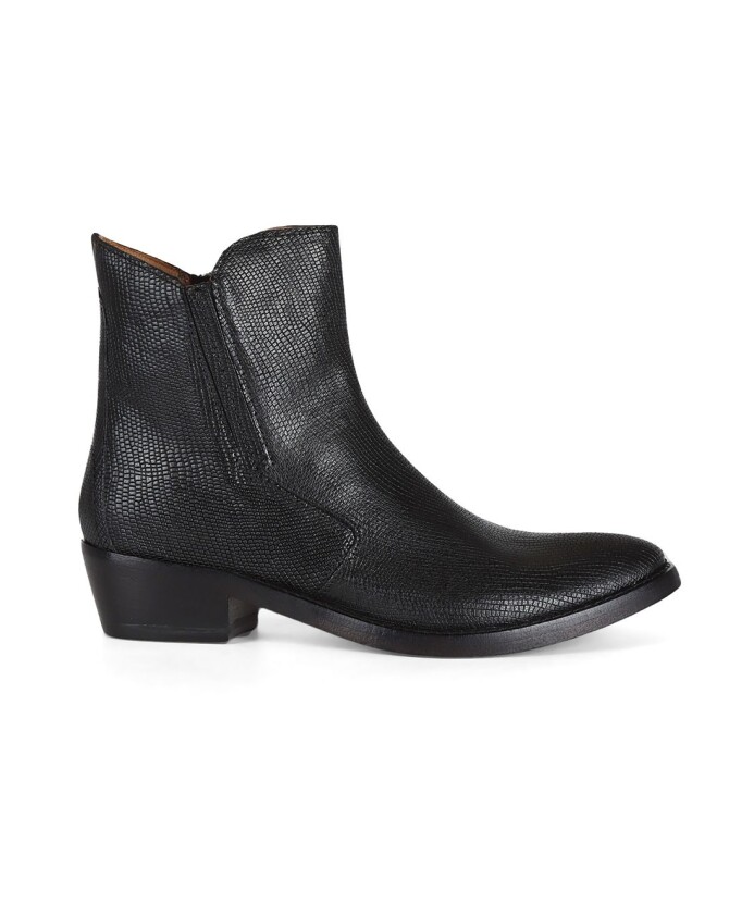 black-leather-boots-for-women