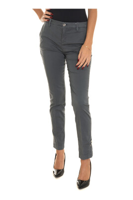 straight-leg-chino-pants-with-applique