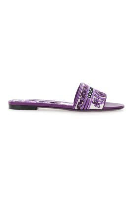 flat-embroidered-sandals