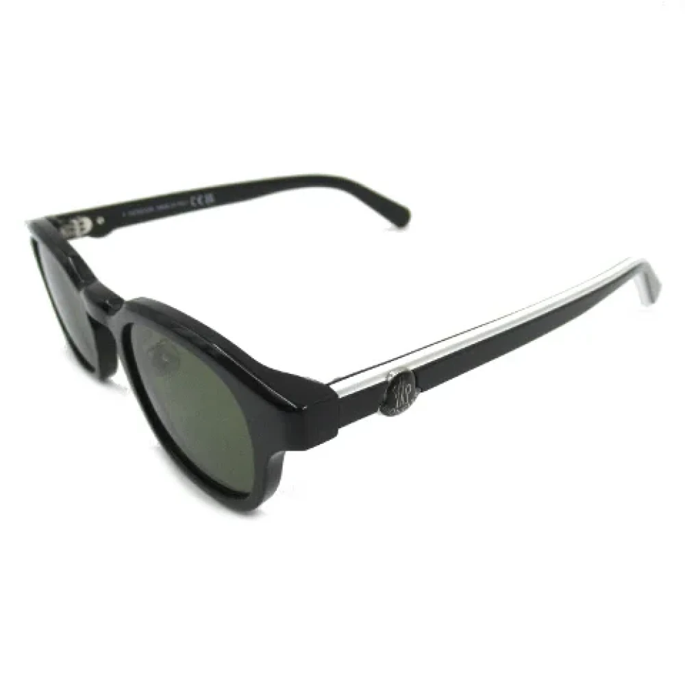 Moncler Pre-owned Plastic sunglasses Black Dames