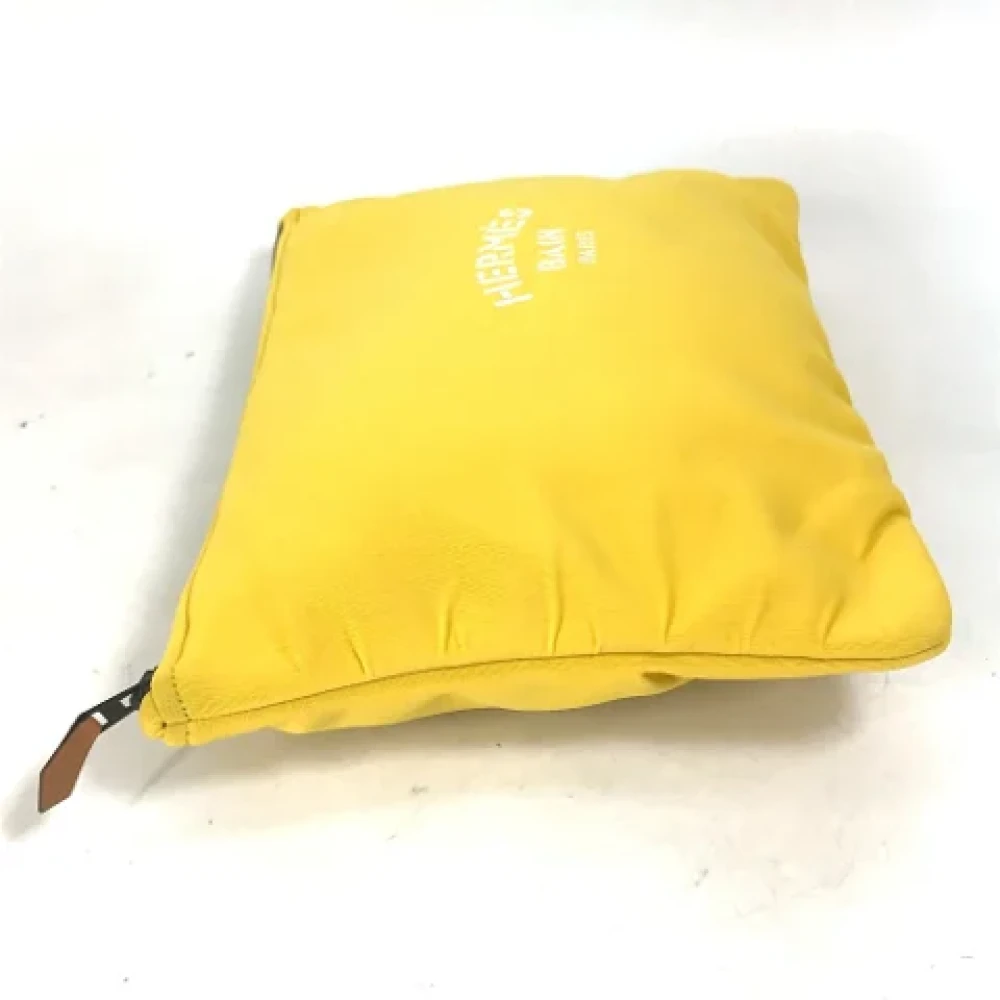 Hermès Vintage Pre-owned Fabric clutches Yellow Dames