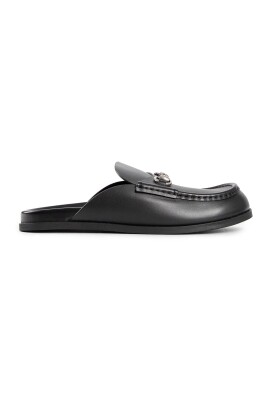 black-slip-on-leather-mules
