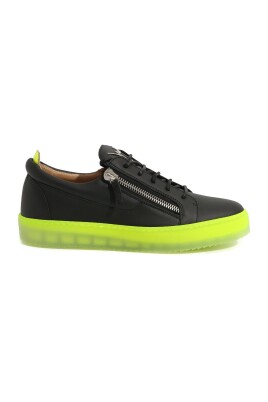 black-low-top-sneakers-aw23