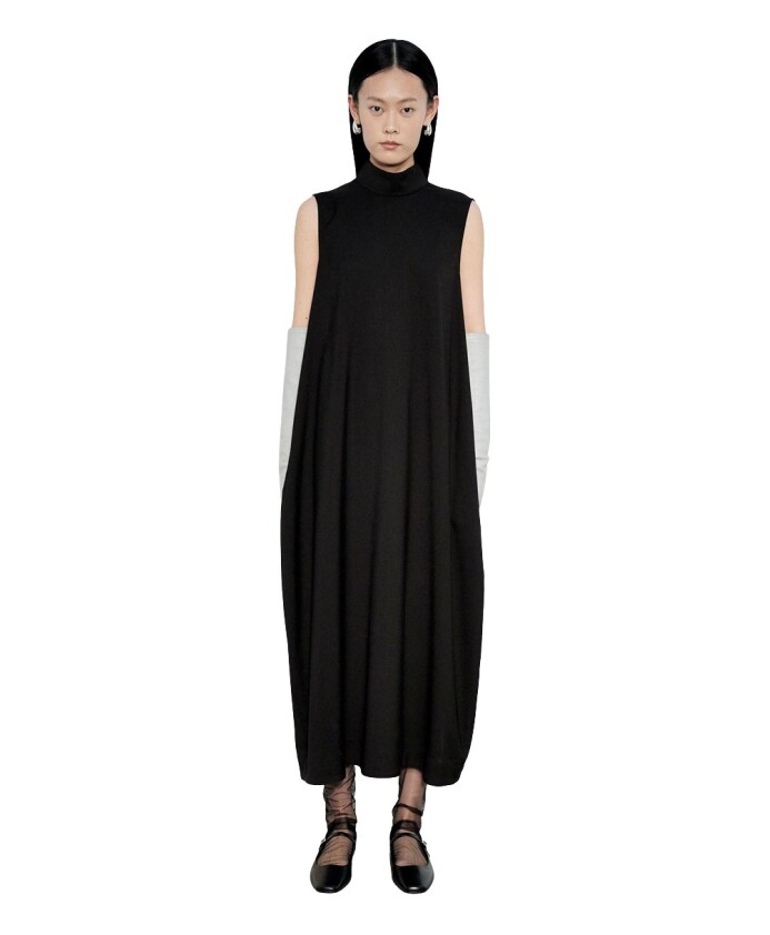 robe-longue-fluide-sans-manches