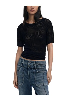 black-plain-short-sleeve-t-shirt