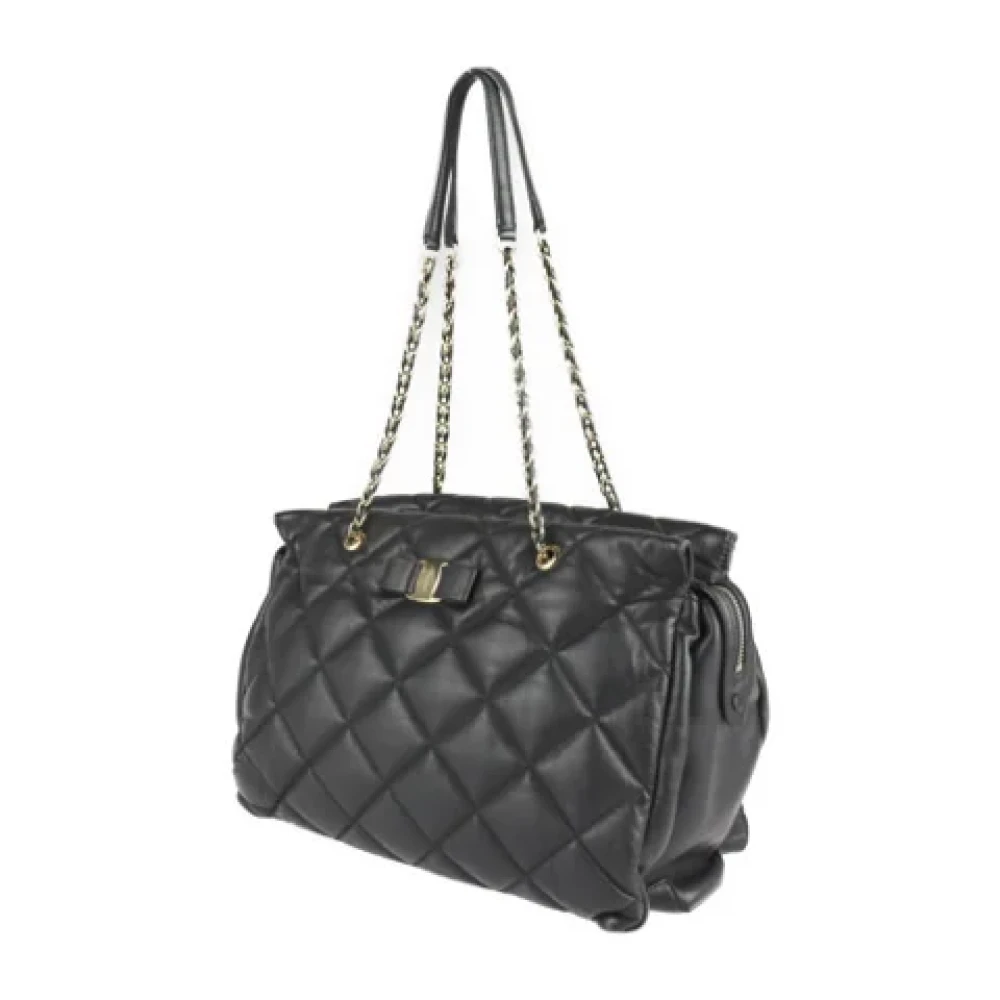 Salvatore Ferragamo Pre-owned Fabric shoulder-bags Black Dames